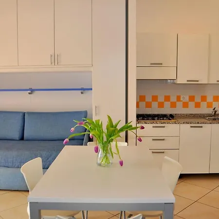 Appartamento Flat In A Seafront Building With Swimming Pool *