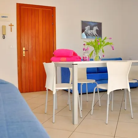 Daire Flat In A Seafront Building With Swimming Pool Bibione
