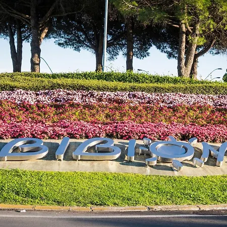 Flat In A Seafront Building With Swimming Pool * Bibione